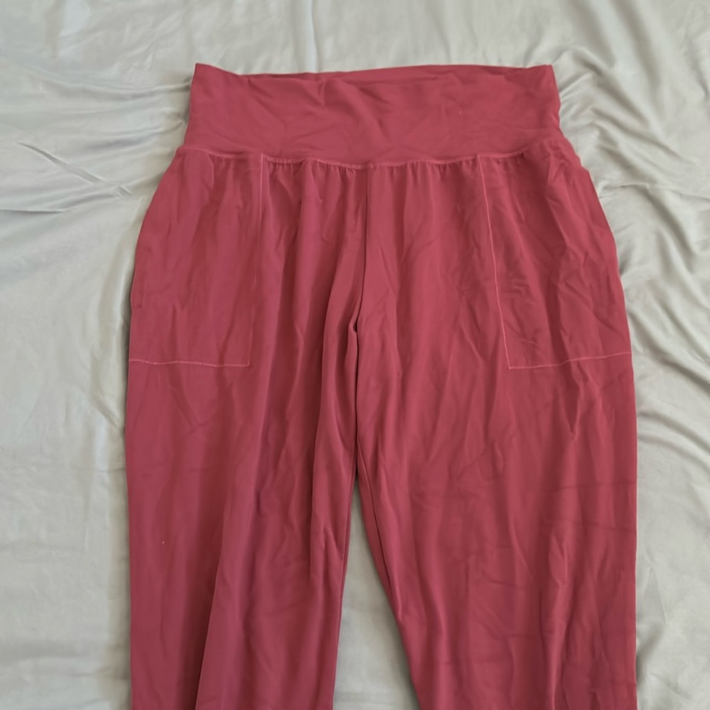 Athleta Salutation jogger, size LT